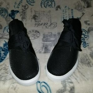 Black Sneakers